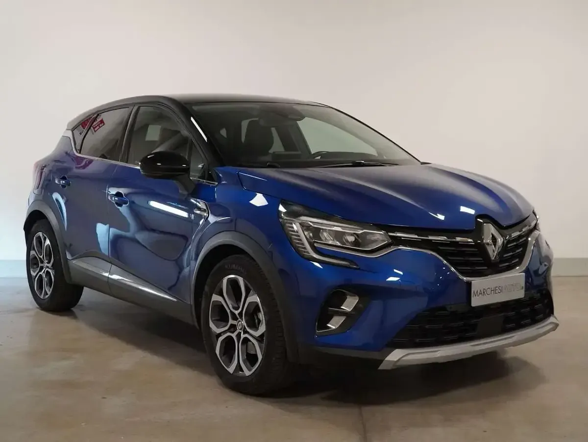 Usata Renault Captur Intens 101 CV (74 kW) 2023 Blu/azzurro SUV