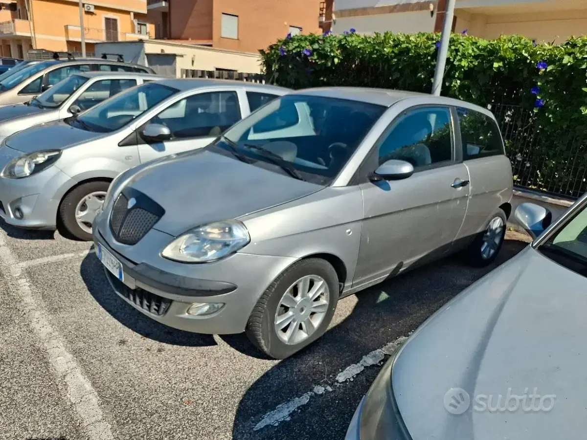 Usata Lancia Ypsilon 69 CV (50 kW) 2005 Grigio Utilitaria