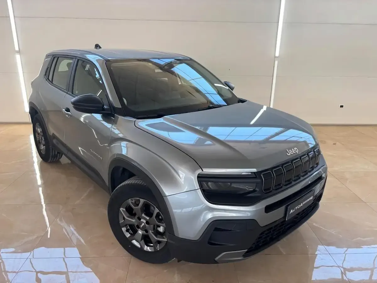 Usata Jeep Avenger Longitude 101 CV (74 kW) 2025 Grigio SUV