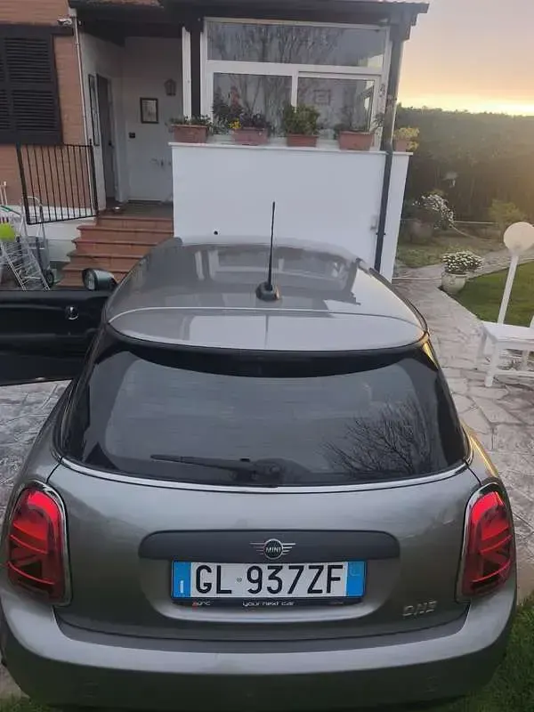 Usata Mini ONE 102 CV (75 kW) 2023 Utilitaria