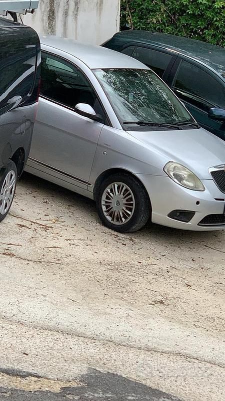 Usata Lancia Ypsilon 75 CV (55 kW) 2008 Grigio Utilitaria