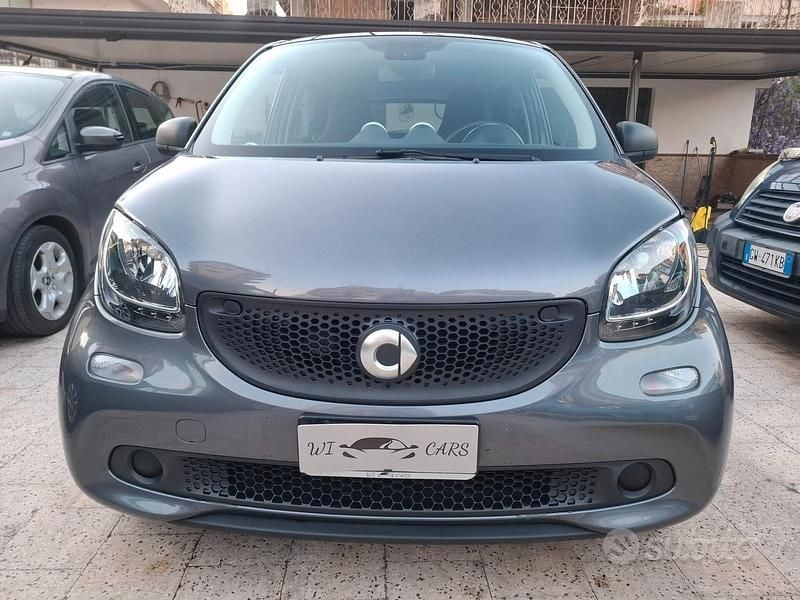 Usata Smart ForFour Pure 71 CV (52 kW) 2015 Grigio Utilitaria