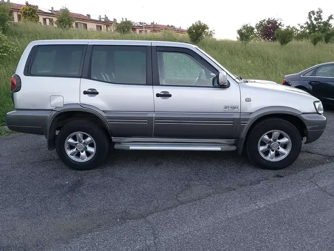 Usata Nissan Terrano 125 CV (91 kW) 2002 Grigio SUV