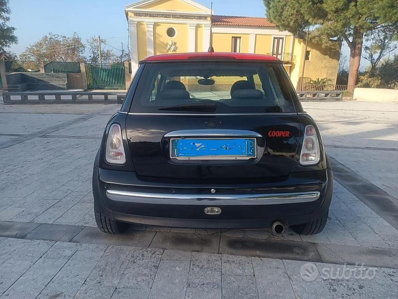 Usata Mini Cooper 116 CV (85 kW) 2002 Nero Utilitaria