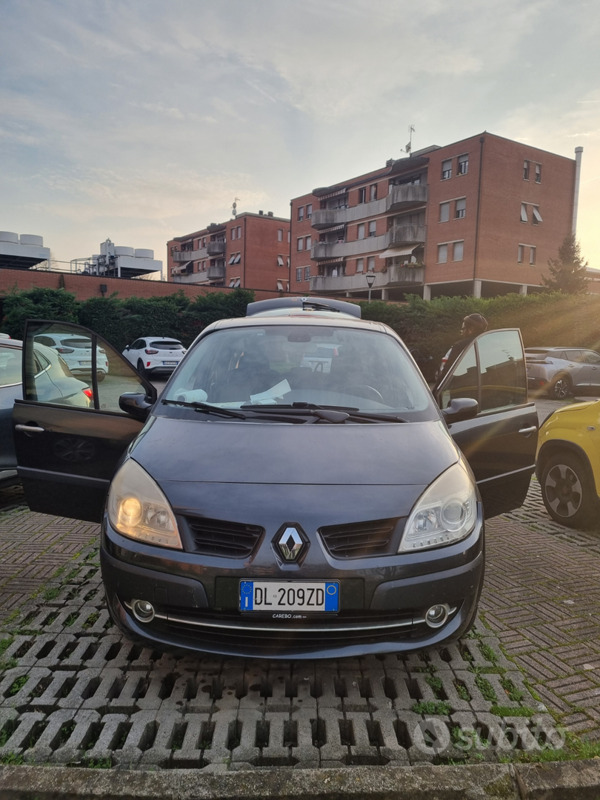 Usato 2007 Renault Scénic II 1.9 Diesel 130 CV (1.200 €)