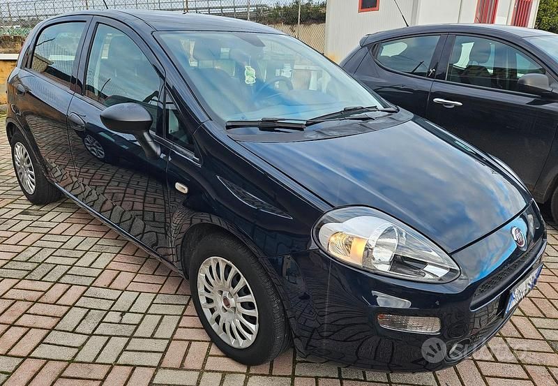Usata Fiat Grande Punto 2018 Blu Utilitaria