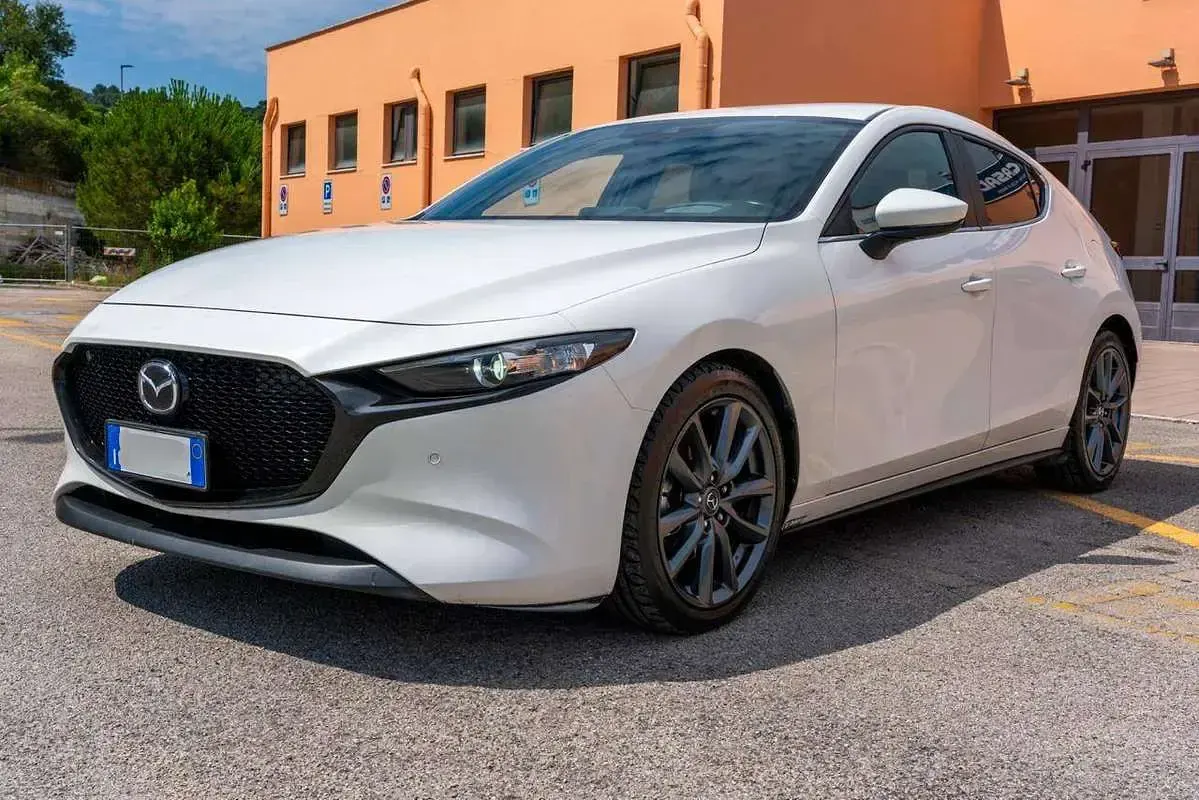 Usata Mazda 3 116 CV (85 kW) 2019 Bianco Berlina