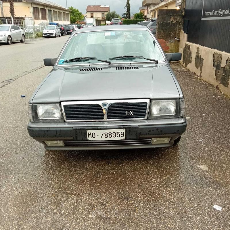 Usata Lancia Prisma 80 CV (58 kW) 1989 Gray Berlina