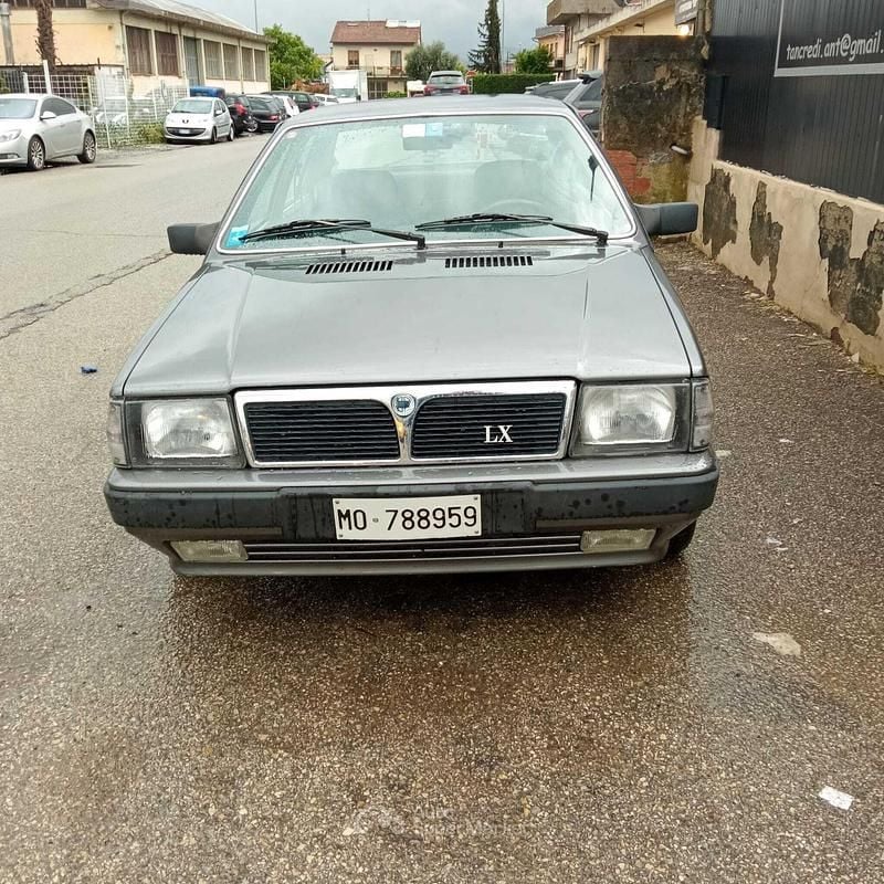 Gray Usata 1989 Lancia Prisma Tre volumi | 3900 € - Immagine 1/4