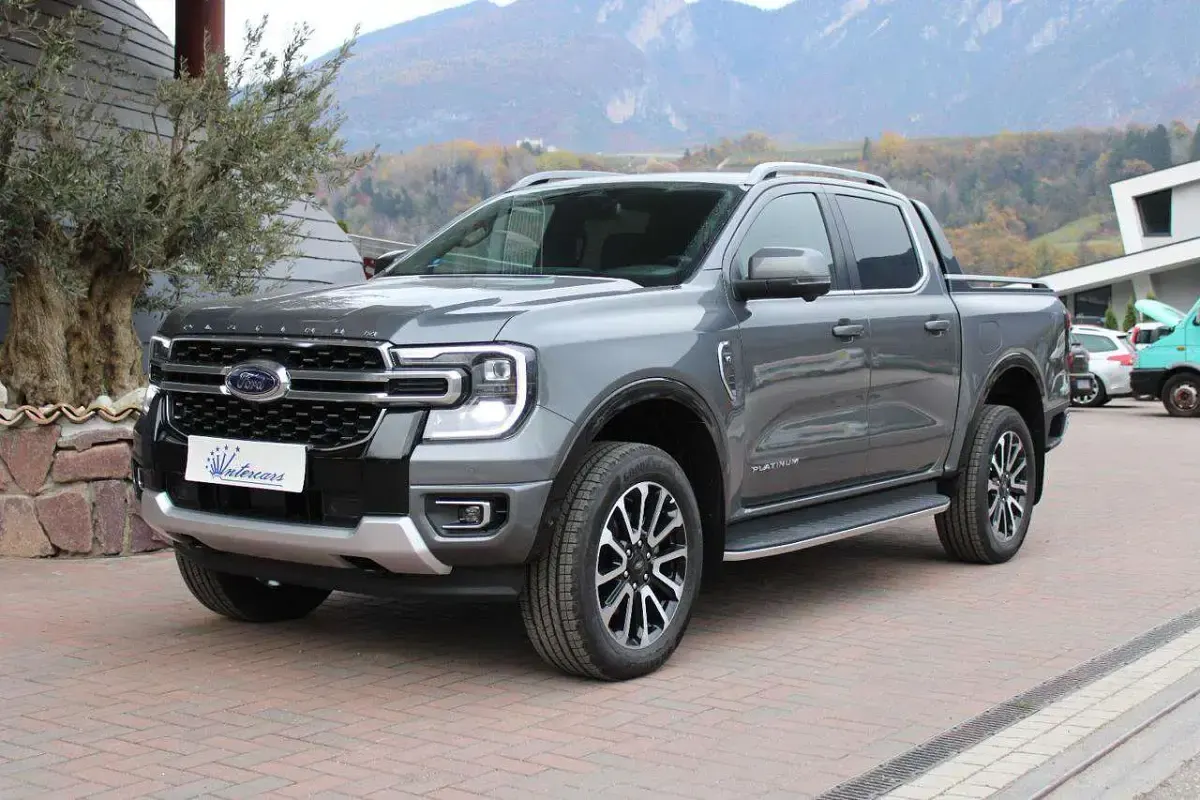 Nuova Ford Ranger Platinum 241 CV (177 kW) 2025 Grigio Pick-up