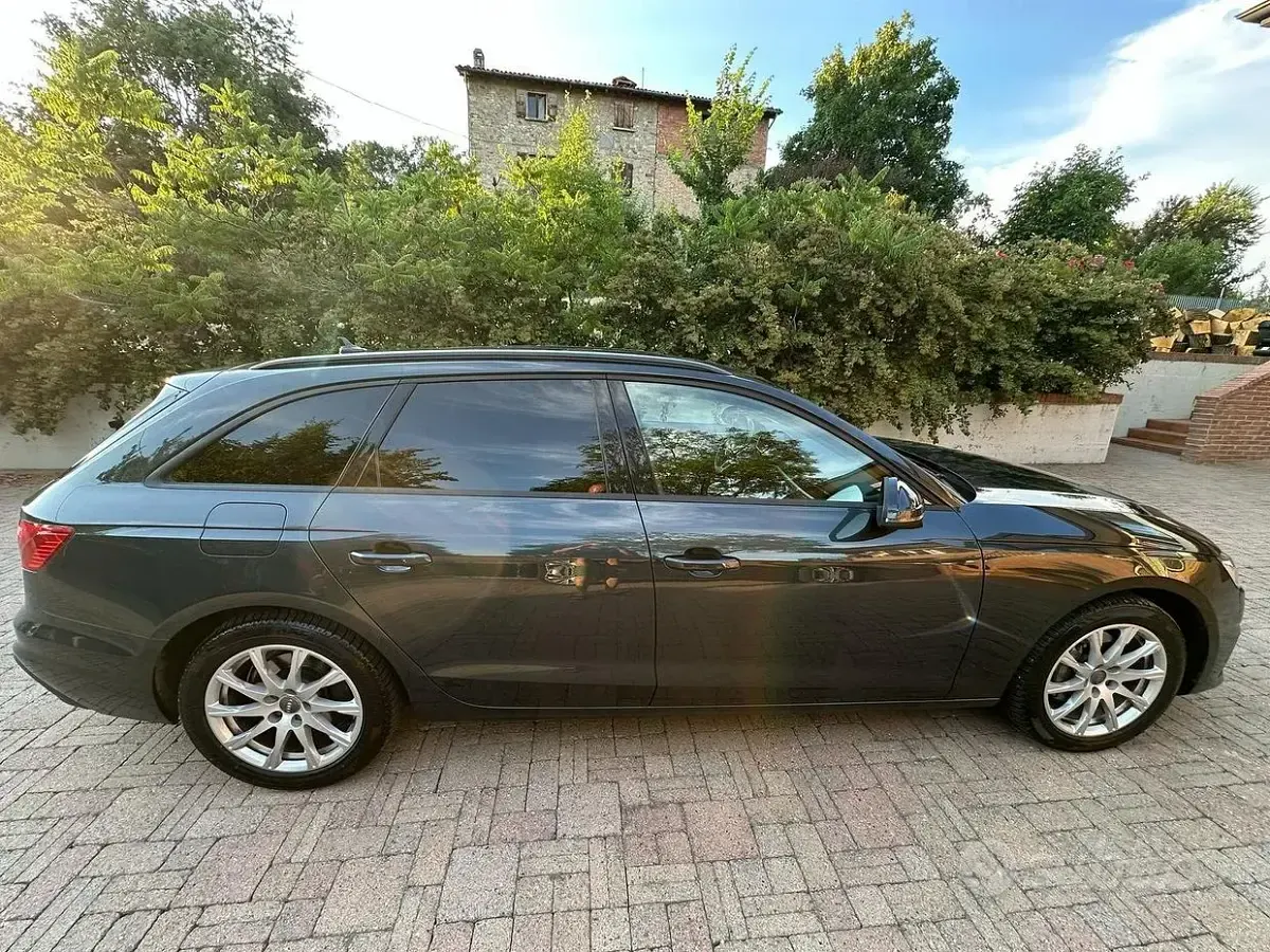 Usata Audi A4 190 CV (139 kW) 2019 Grigio Station wagon