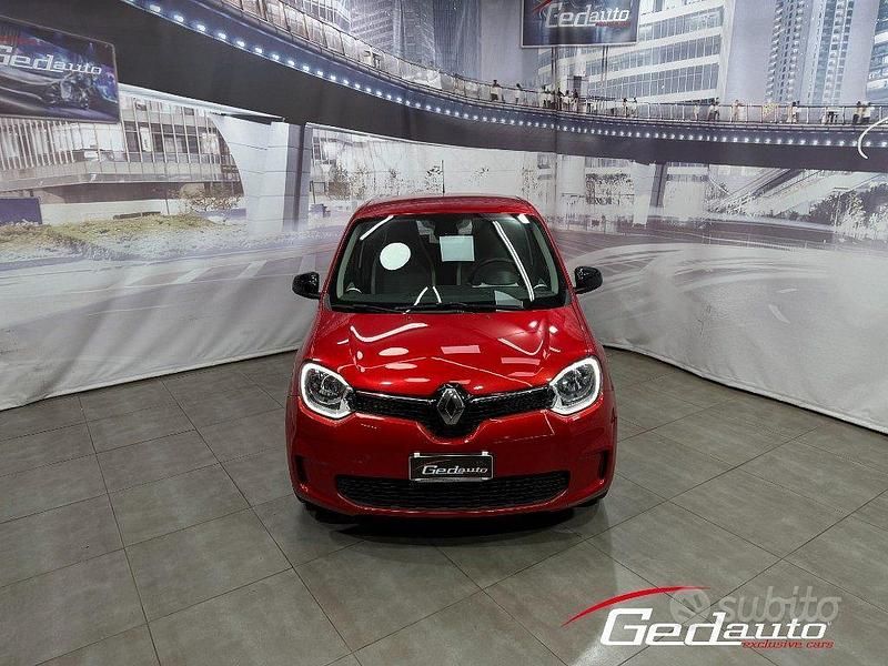 Usata Renault Twingo Urban Night 65 CV (47 kW) 2024 Rosso Utilitaria