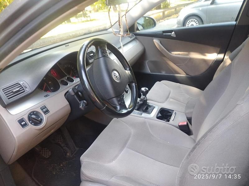 Usata VW Passat 140 CV (102 kW) 2008 Grigio Station wagon