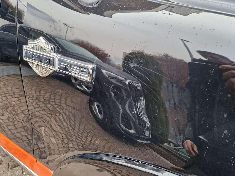 Usata Ford V8 305 CV (224 kW) 2007 Nero SUV