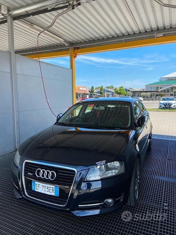 Usata Audi A3 140 CV (102 kW) 2012 Blu Utilitaria