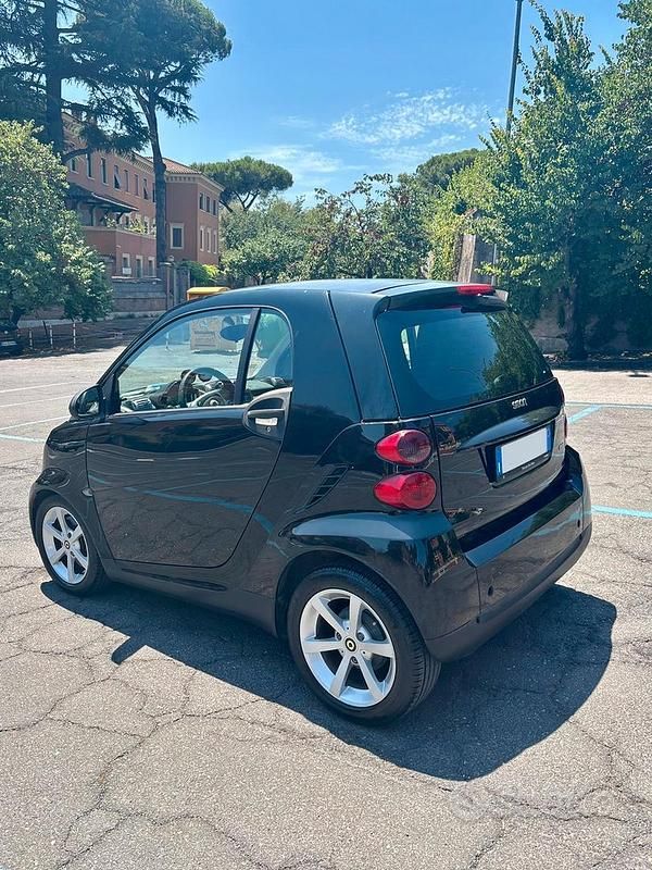 Usata Smart ForTwo Coupé Passion 71 CV (52 kW) 2010 Utilitaria