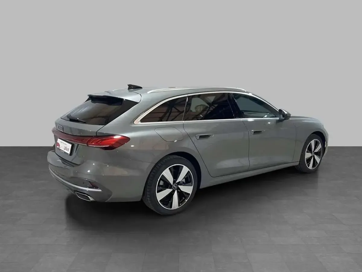 Usata Audi A5 Advanced 299 CV (219 kW) 2026 Grigio chronos metallizzato Station wagon