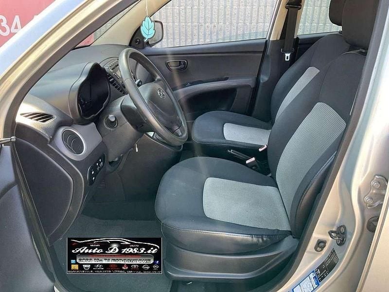 Usata Hyundai i10 Style 75 CV (55 kW) 2010 Argento Utilitaria