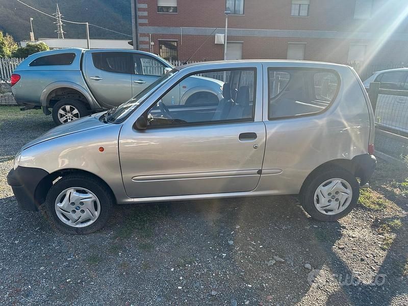 Usata Fiat 600 2000 Grigio Berlina