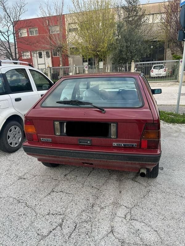 Usata Lancia Delta 80 CV (58 kW) 1991 Utilitaria