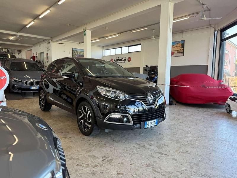 Usata Renault Captur Iconic 90 CV (66 kW) 2016 Nero SUV