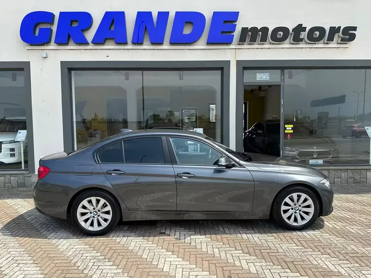 Usata BMW 318 Sport Line 150 CV (110 kW) 2018 Nero Berlina