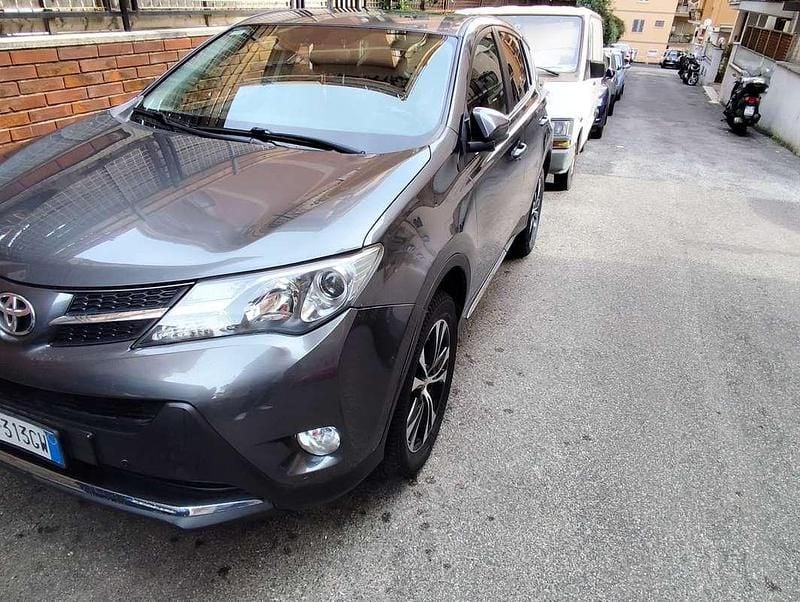 Usata Toyota RAV4 124 CV (91 kW) 2014 Grigio SUV