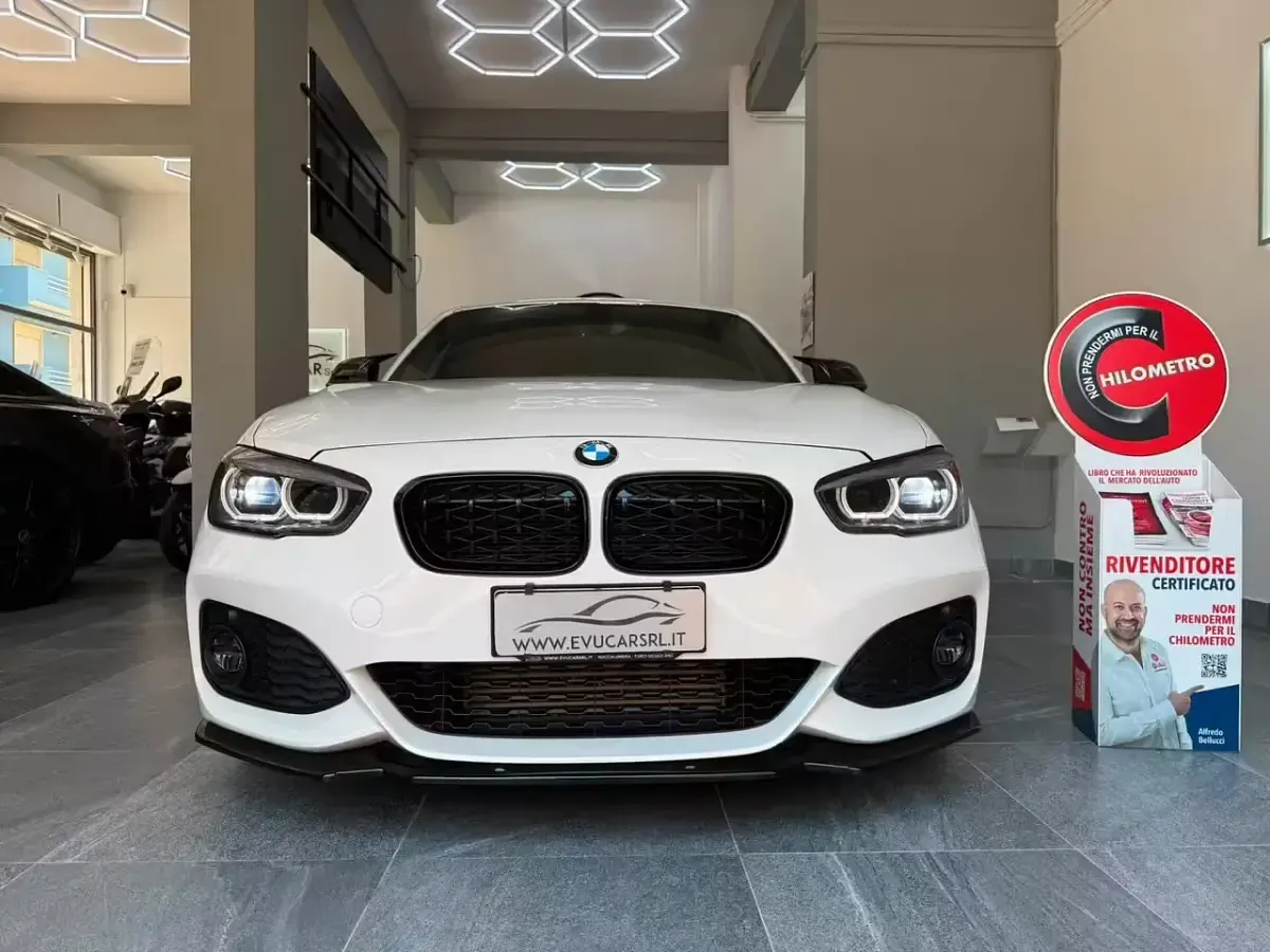 Usata BMW 120 Shadowline 190 CV (139 kW) 2019 Bianco Utilitaria