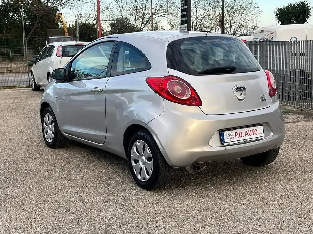Usata Ford Ka 69 CV (50 kW) 2016 Grigio Utilitaria