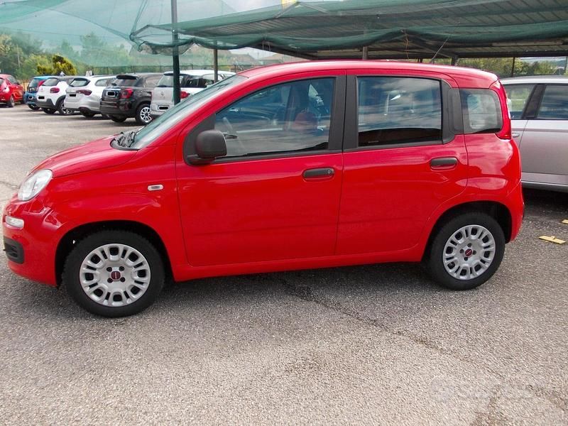 Usata Fiat Panda 69 CV (50 kW) 2019 Rosso Utilitaria