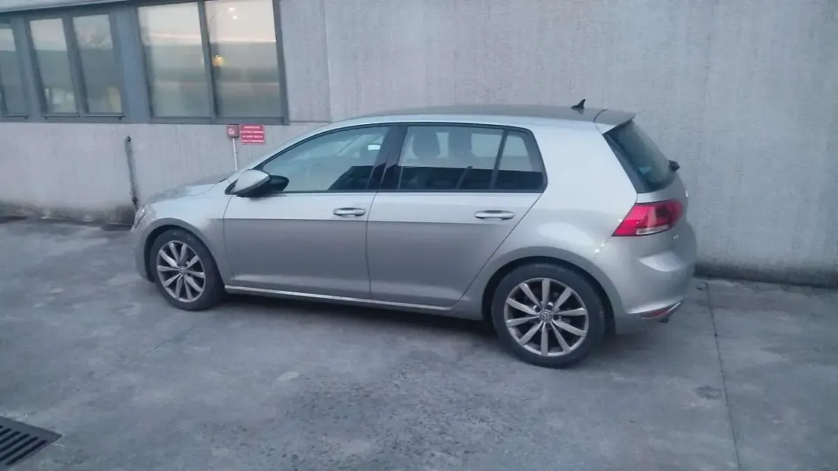 Usata VW Golf VII Highline 110 CV (80 kW) 2015 Berlina