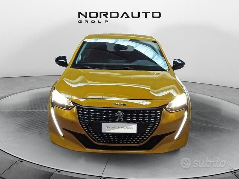 Usata Peugeot 208 75 CV (55 kW) 2023 Giallo Utilitaria