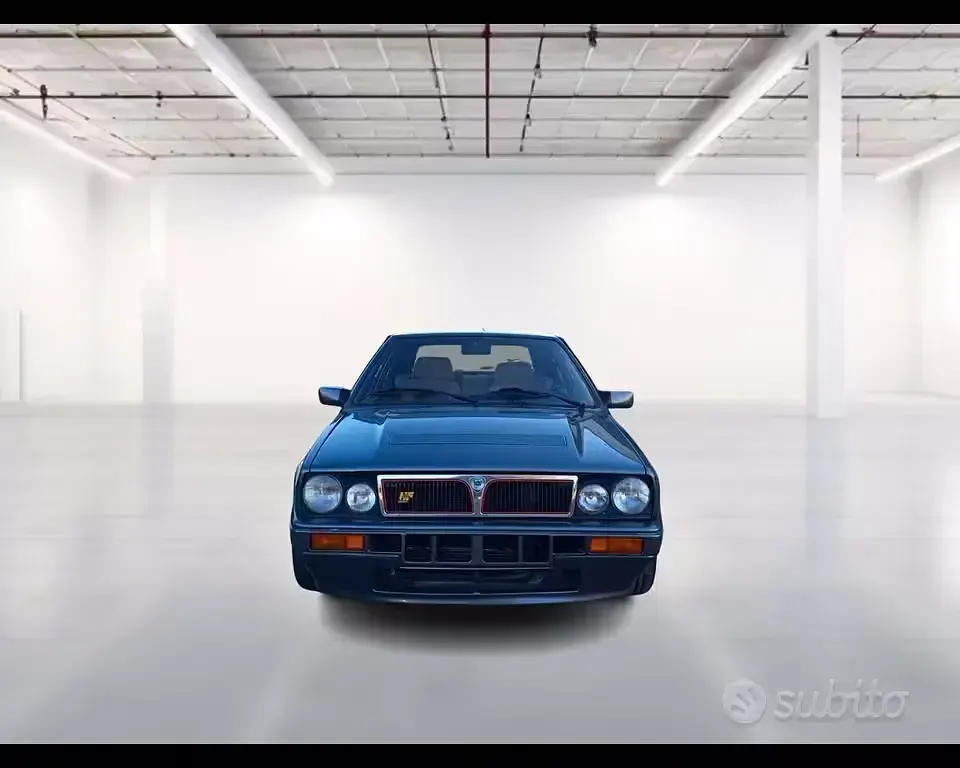 Usata Lancia Delta 196 CV (144 kW) 1990 Grigio Utilitaria