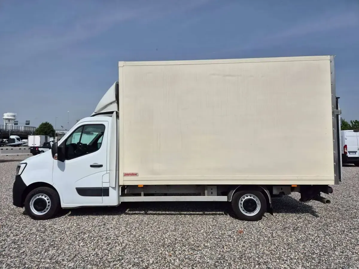 Usata Renault Master 165 CV (121 kW) 2023 Nero Monovolume