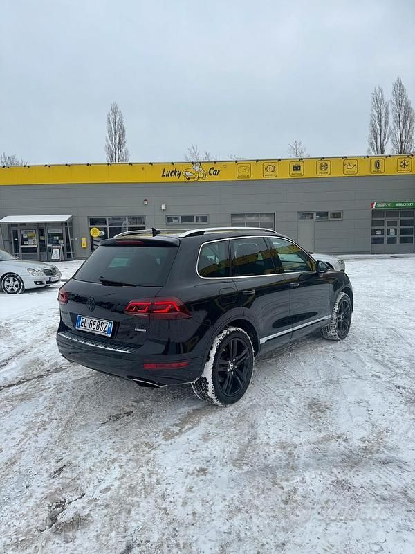 Usata VW Touareg Executive 245 CV (180 kW) 2011 Nero SUV