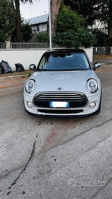 Usata Mini Cooper D 2015 Grigio Utilitaria