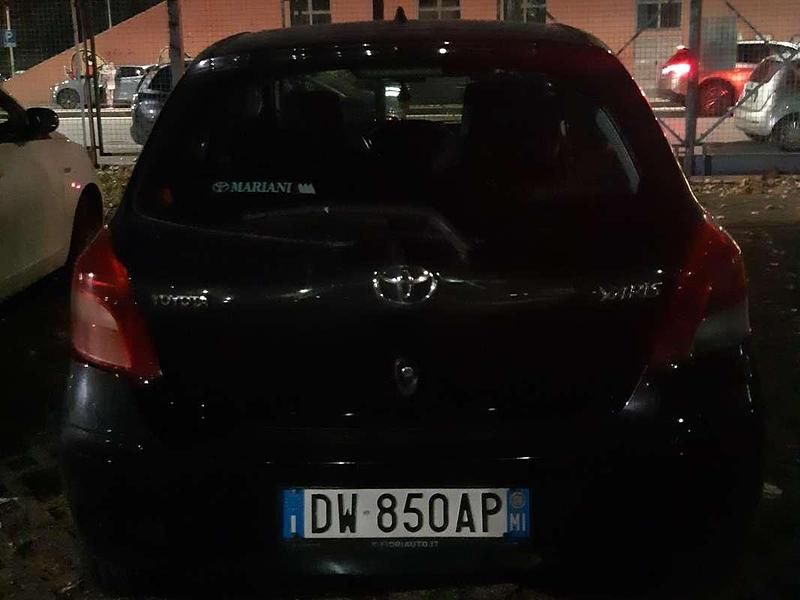 Usata Toyota Yaris 88 CV (64 kW) 2009 Nero Utilitaria
