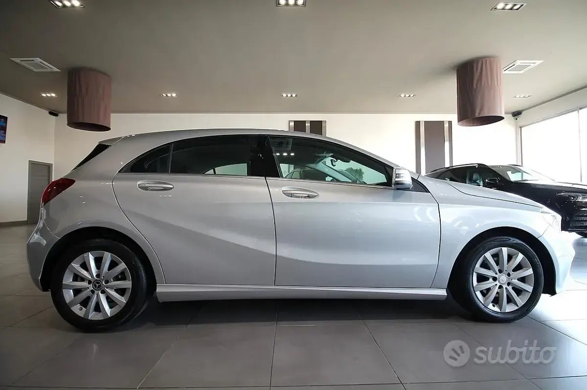 Usata Mercedes A160 90 CV (66 kW) 2017 Grigio Berlina