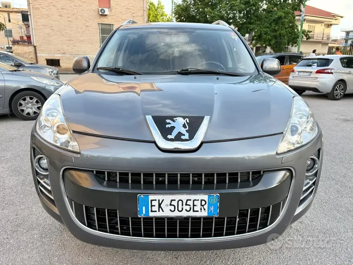 Käytetty Peugeot 4007 156 HP (114 kW) 2011 Harmaa Katumaasturi