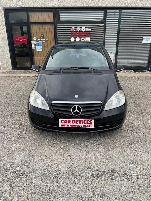 Usata Mercedes A180 109 CV (80 kW) 2010 Nero Berlina
