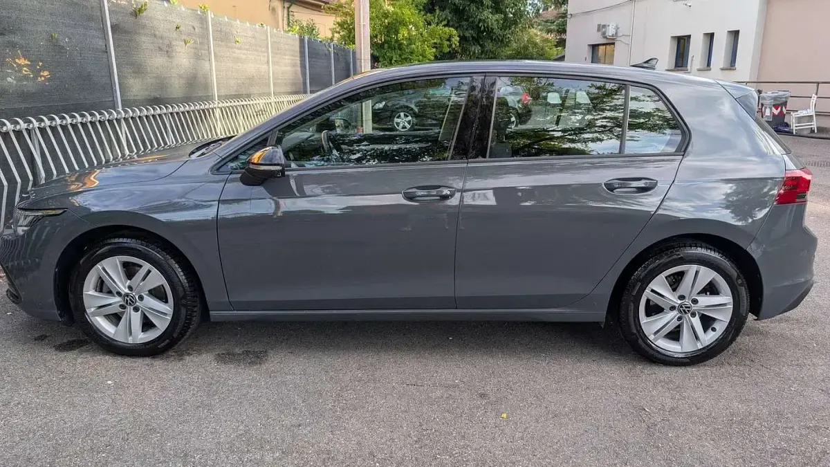 Usata VW Golf VIII Life 110 CV (80 kW) 2020 Grigio Berlina