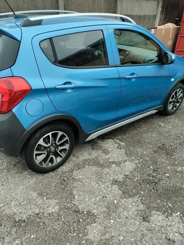 Usata Opel Karl Rocks 75 CV (55 kW) 2017 Blu/azzurro Utilitaria