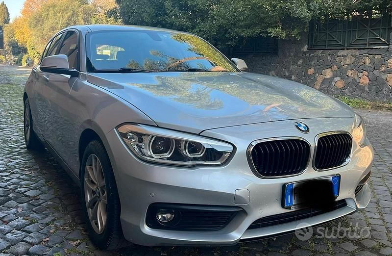 Grigio Usata 2017 BMW 116 Efficient Dynamics Due volumi | 10.600 € - Immagine 1/4