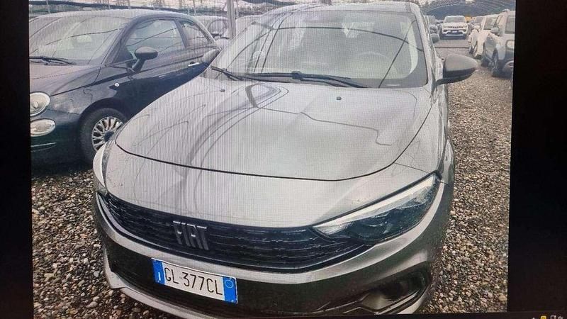 Usata Fiat Tipo 101 CV (74 kW) 2023 Grigio scuro Berlina