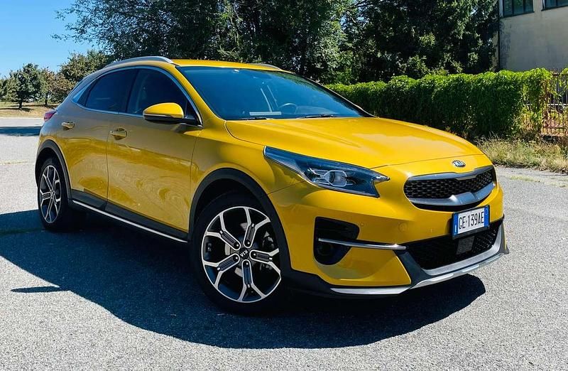 Usata Kia XCeed 160 CV (117 kW) 2021 Oro SUV