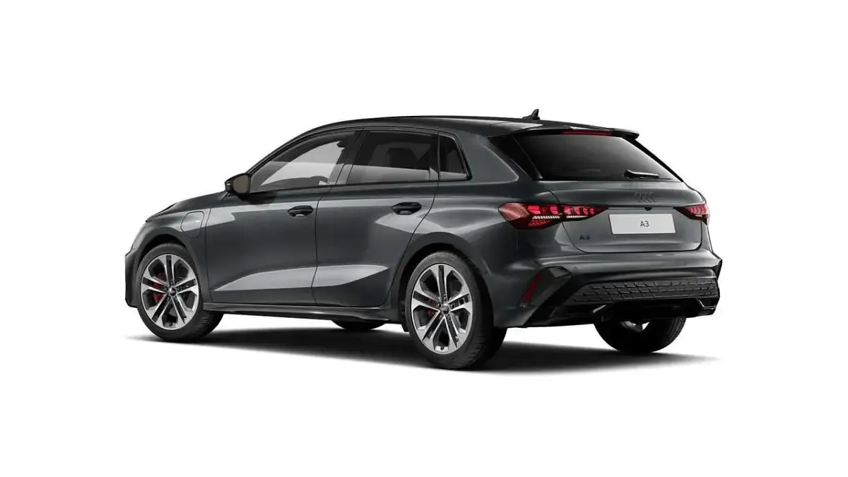 Nuova Audi 200 S-Line 272 CV (200 kW) 2026 Grigio Berlina