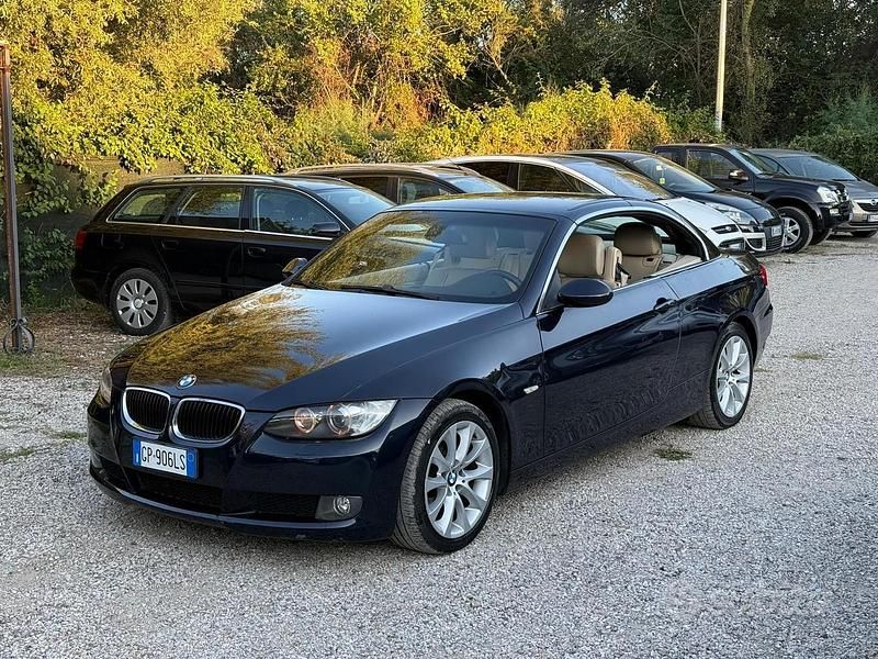 Usata BMW 320 Cabriolet Efficient Dynamics 183 CV (134 kW) 2010 Nero Cabrio