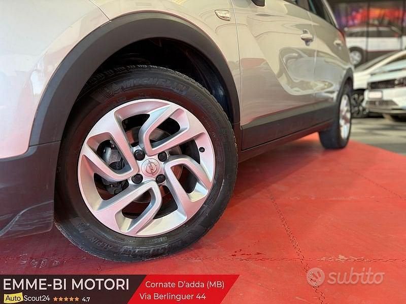 Usata Opel Crossland X Innovation 102 CV (75 kW) 2019 Grigio SUV