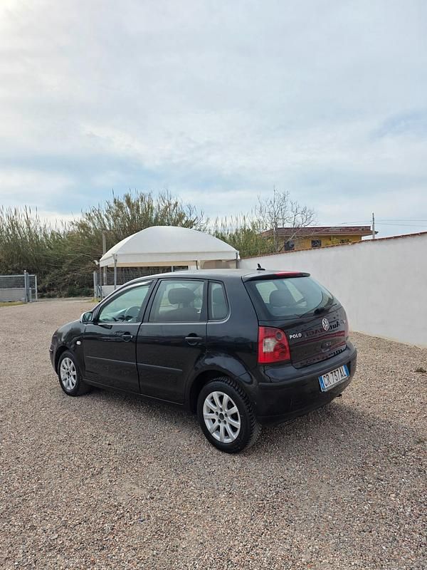 Usata VW Polo Comfortline 74 CV (54 kW) 2004 Nero Utilitaria