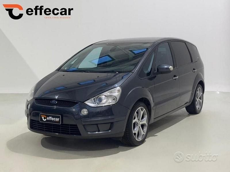Usata Ford S-MAX Titanium 140 CV (102 kW) 2008 Nero Monovolume